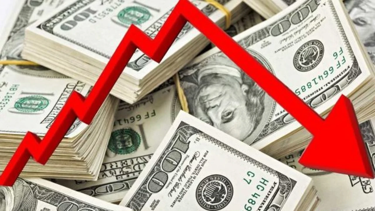 سعر الدولار يهبط إلى 49.99 جنيه في تعاملات البنوك المصرية اليوم